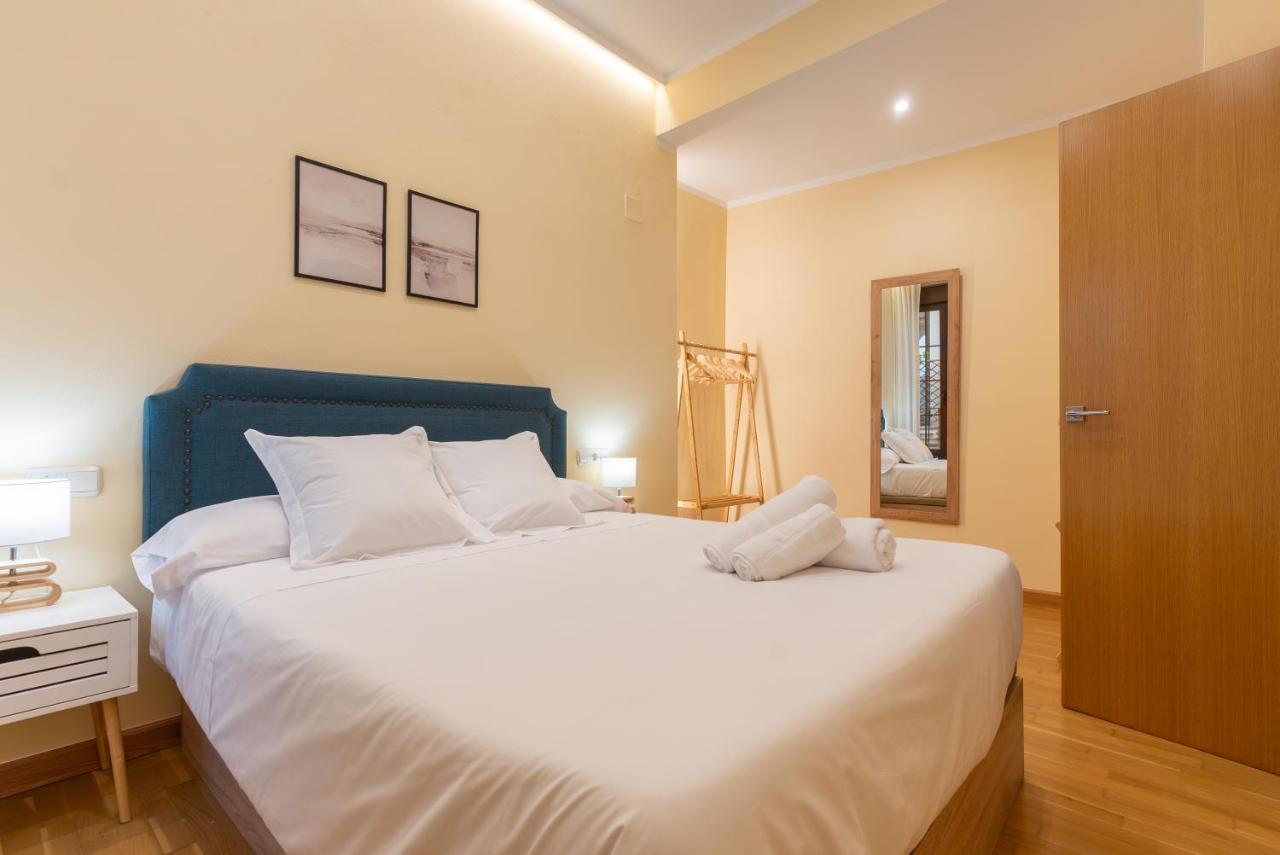 Apartamento Puerta De Cordoba- Exterior Con Balcones Экстерьер фото