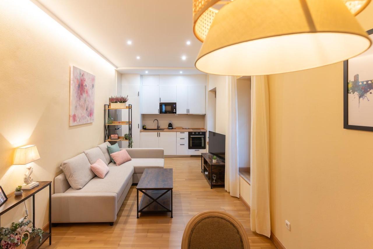 Apartamento Puerta De Cordoba- Exterior Con Balcones Экстерьер фото