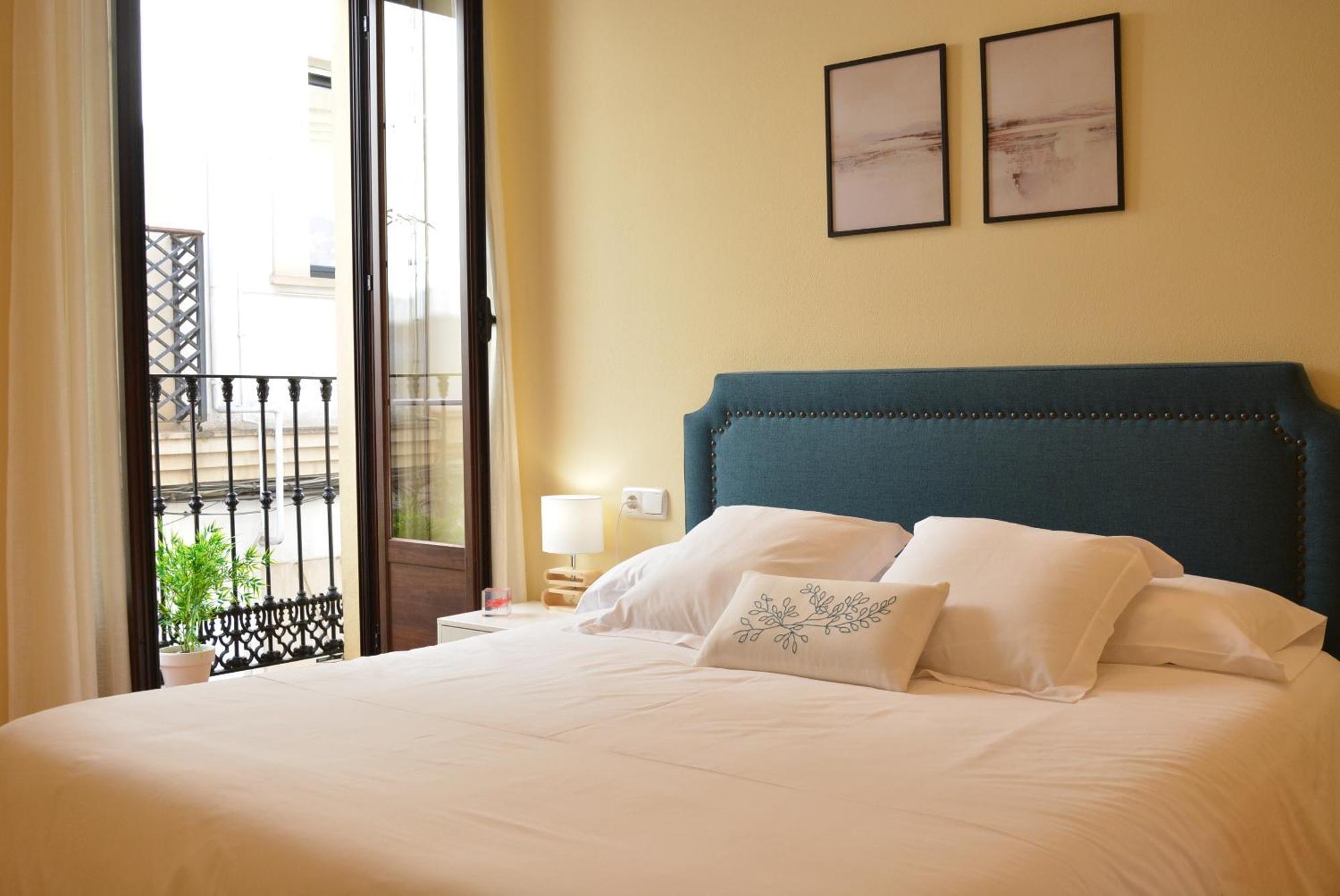 Apartamento Puerta De Cordoba- Exterior Con Balcones Экстерьер фото